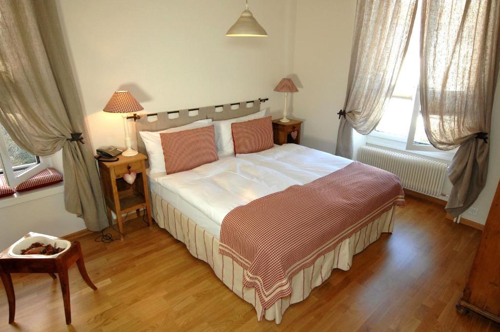Auberge De La Gare Grandvaux Rum bild